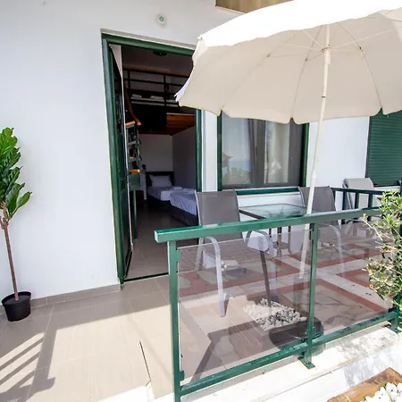 Apartment Sophia Seaview & Restaurant Nea Vrasna